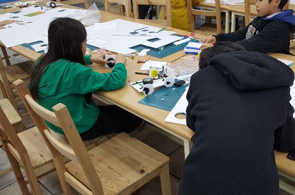 박물관 동계프로그램_현직교사와 함께하는 융합캠프1. 전기자동차 만들기 섬네일 이미지