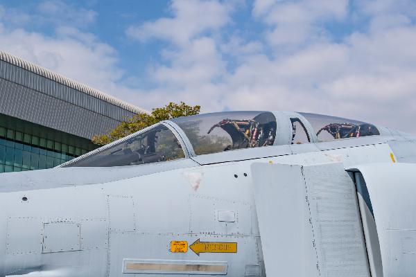 웅장한 자태, F-4E 팬텀 Ⅱ! 섬네일 이미지